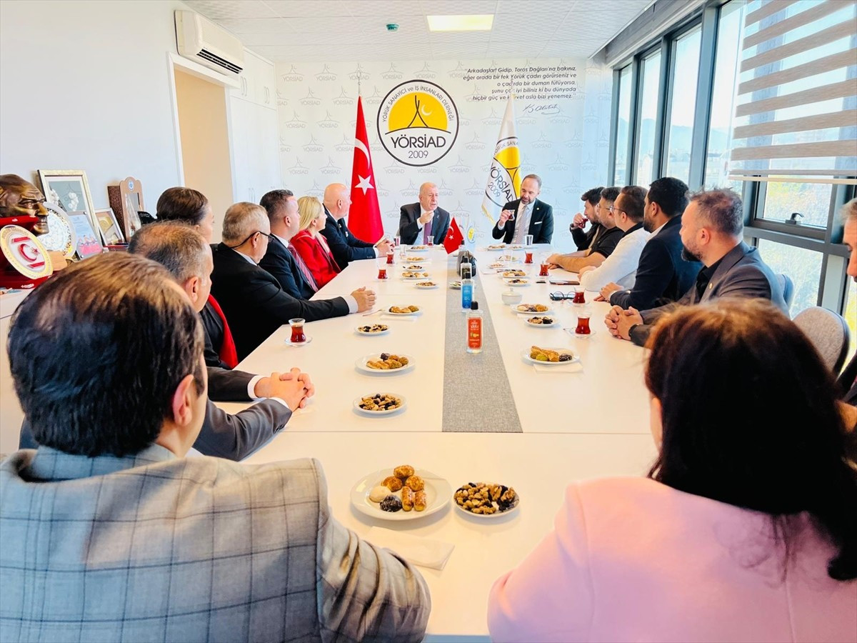 Zafer Partisi Genel Başkanı Ümit Özdağ, Antalya'da çeşitli ziyaretler gerçekleştirdi. Özdağ ve...