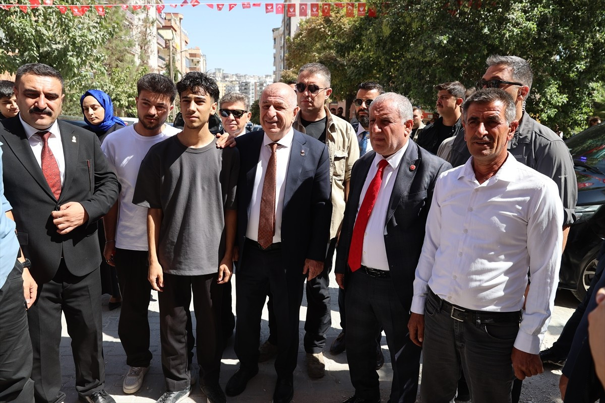  Zafer Partisi Genel Başkanı Ümit Özdağ, Şanlıurfa'daki temasları kapsamında Zafer Partisi...