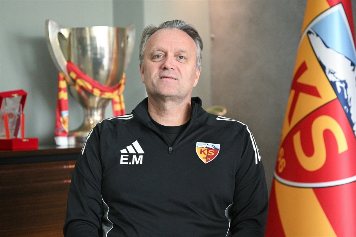 Zecorner Kayserispor'un teknik direktörü Erling Moe, Trendyol Süper Lig'in 25. haftasındaki...