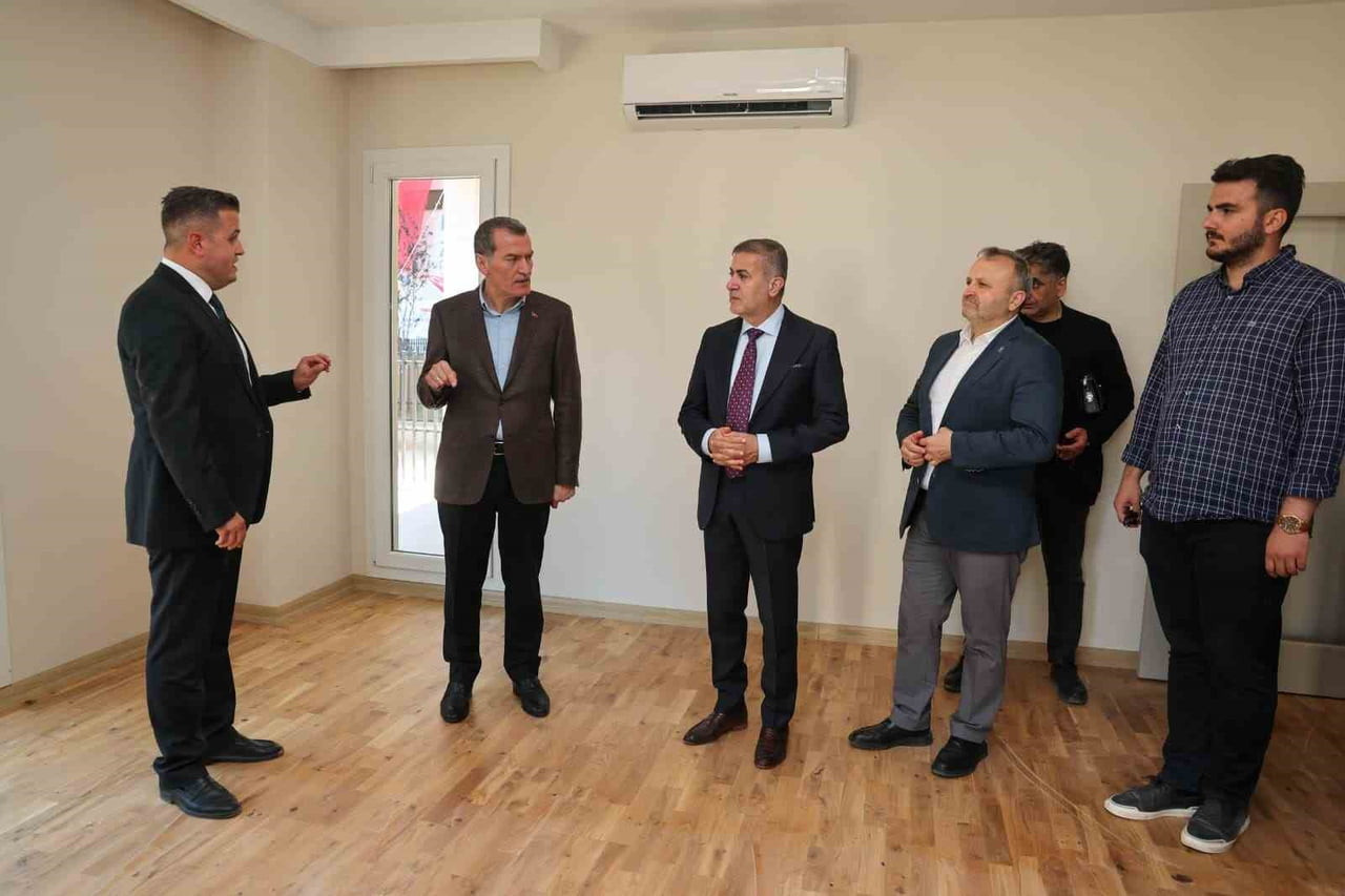 ZEYTİNBURNU BELEDİYE BAŞKANI ÖMER ARISOY KONUTLARI GEZDİ