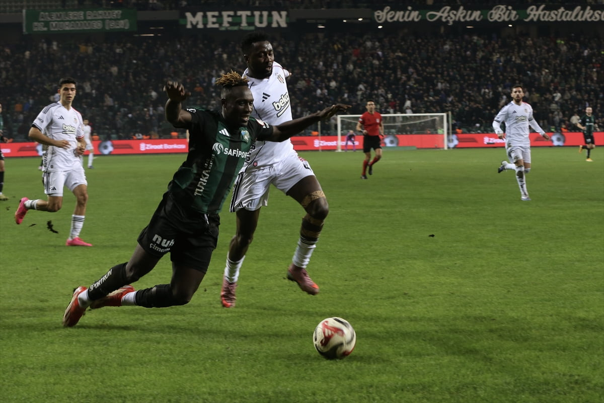 Ziraat Türkiye Kupası C grubu 3. haftasında Kocaelispor ile Beşiktaş takımları Turka Araç Muayene...