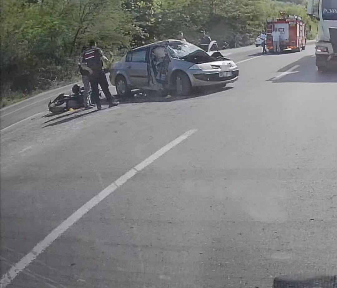 ZONGULDAK-ANKARA KARA YOLUNDA AKARYAKIT İSTASYONUNA DÖNÜŞ YAPMAK İSTEYEN OTOMOBİLLE ÇARPIŞAN...