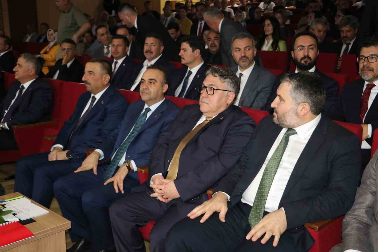 ZONGULDAK BÜLENT ECEVİT ÜNİVERSİTESİ'NDE SANAYİ VE TEKNOLOJİ BAKANLIĞI'NIN PROJELERİNİN TOPLU...