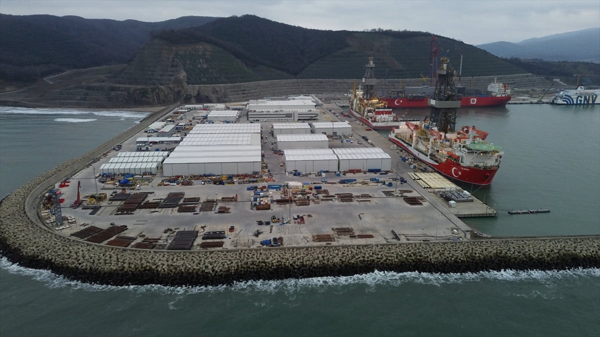 Zonguldak Filyos Limanı'nda kurulan Filyos Bakım Merkezi, Türk enerji filosunun bakım ve onarım...