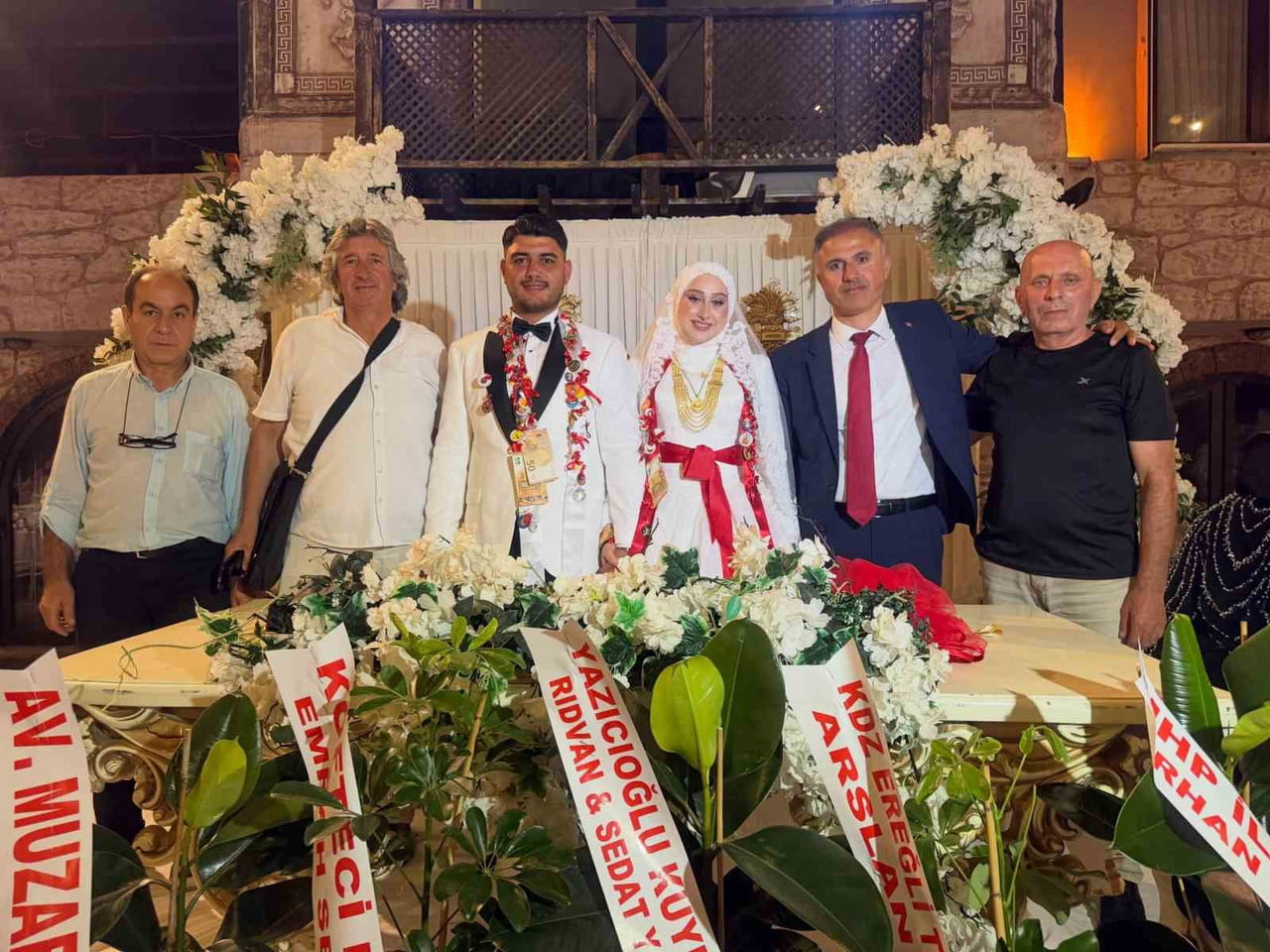 ZONGULDAK (İHA) - ZONGULDAK'IN ALAPLI İLÇESİ, HAFTA SONUNUN EN GÖRKEMLİ DÜĞÜNLERİNDEN BİRİNE EV...