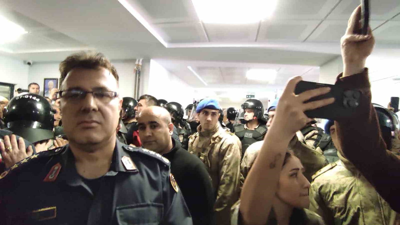 ZONGULDAK İL GENEL MECLİSİ BAŞKANLIK SEÇİMİNDE 'İSİMLER YANLIŞ YAZILDIĞI' GEREKÇESİYLE 3 OYUN...