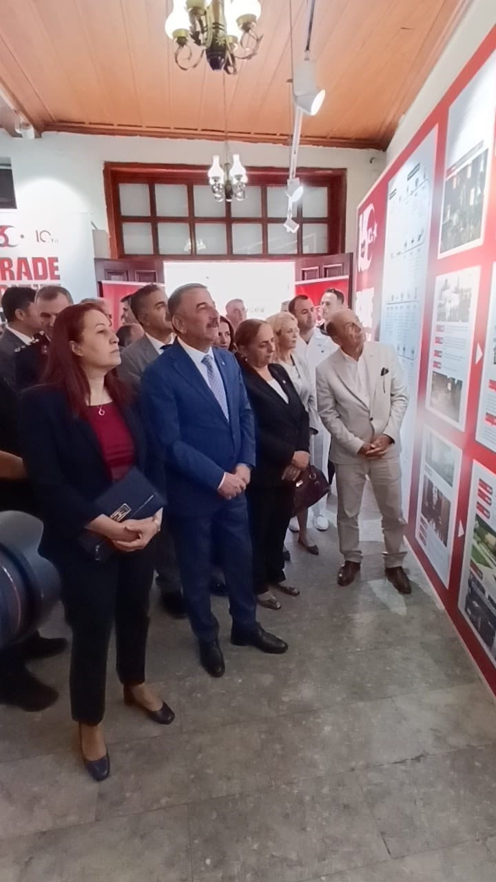 ZONGULDAK VALİSİ OSMAN HACIBEKTAŞOĞLU, 15 TEMMUZ ŞEHİTLERİNİ RAHMETLE ANDIKLARI FOTOĞRAF SERGİSİ...