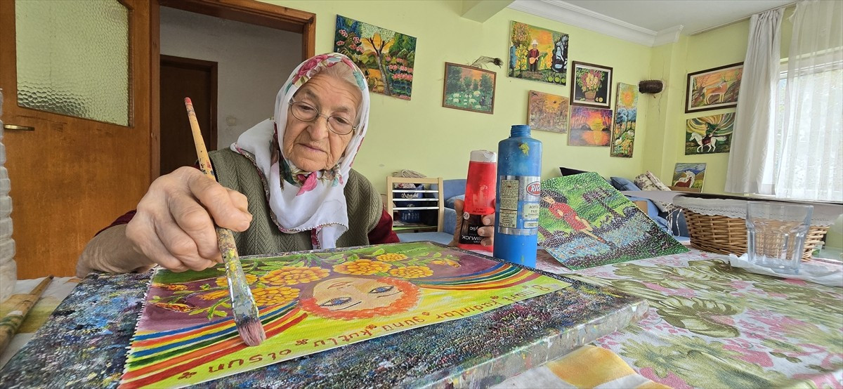 Zonguldak'ın Karadeniz Ereğli ilçesinde yaşayan 89 yaşındaki Makbule Can, 70 yaşında, çocuklarının...
