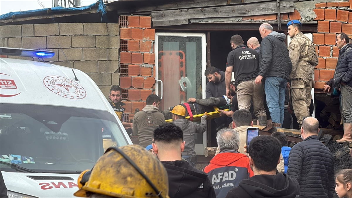 Zonguldak'ın Kilimli ilçesinde özel bir şirkete ait maden ocağında meydana gelen göçükte mahsur...