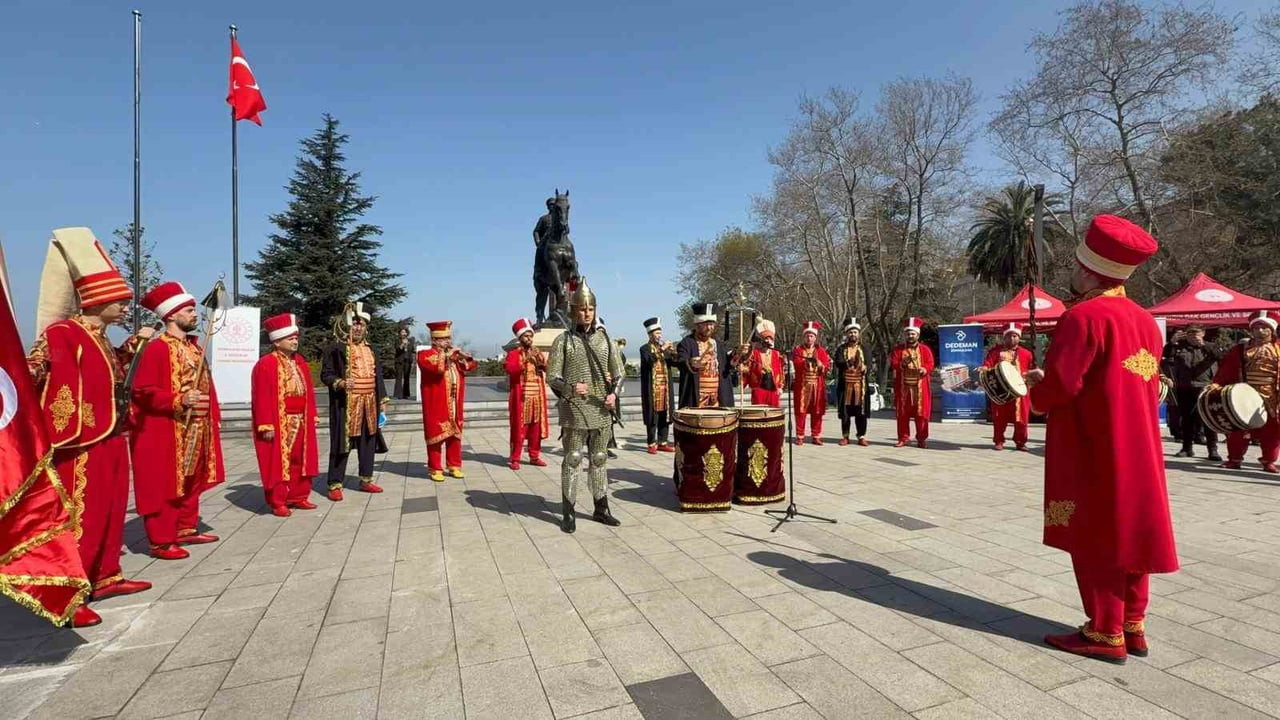 ZONGULDAK'TA 15-22 NİSAN TARİHLERİ ARASINDA KUTLANAN TURİZM HAFTASI ETKİNLİKLERİ, VALİLİK ÖNÜNDEKİ...