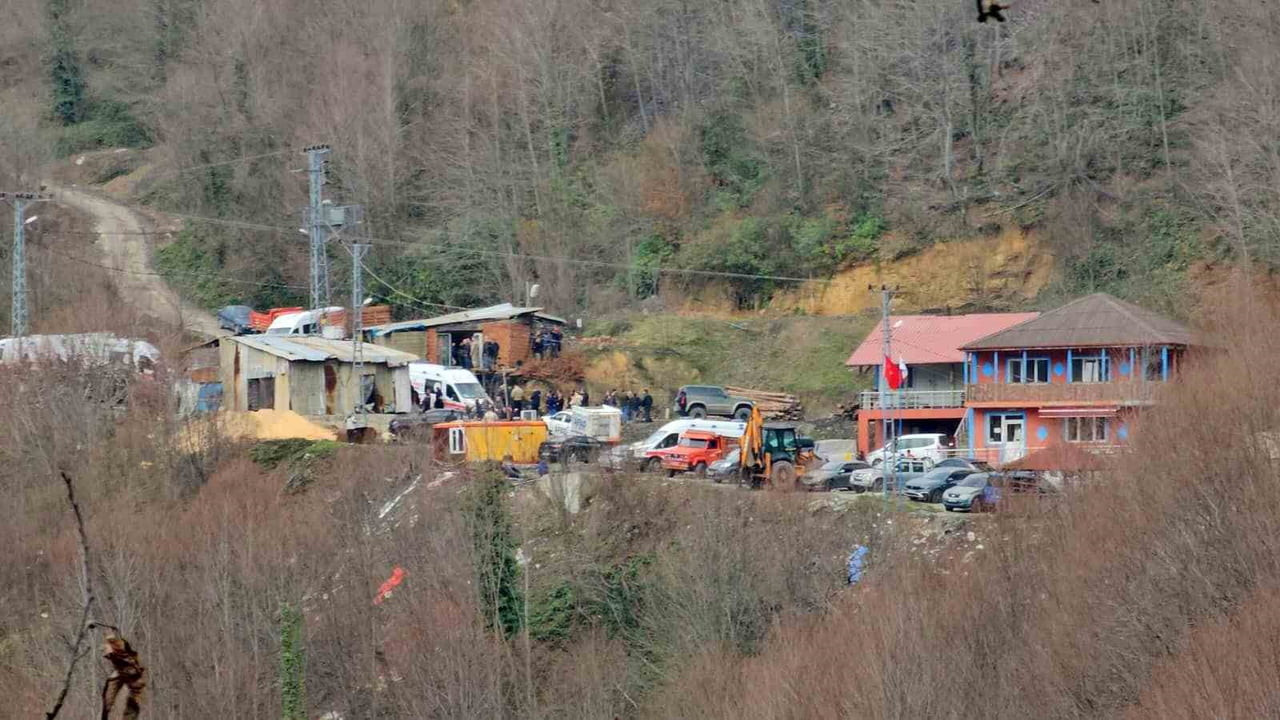 ZONGULDAK'TA 2 İŞÇİNİN HAYATINI KAYBETTİĞİ MADEN GÖÇÜĞÜNE İLİŞKİN DAVADA, TUTUKLU SANIK OLARAK...