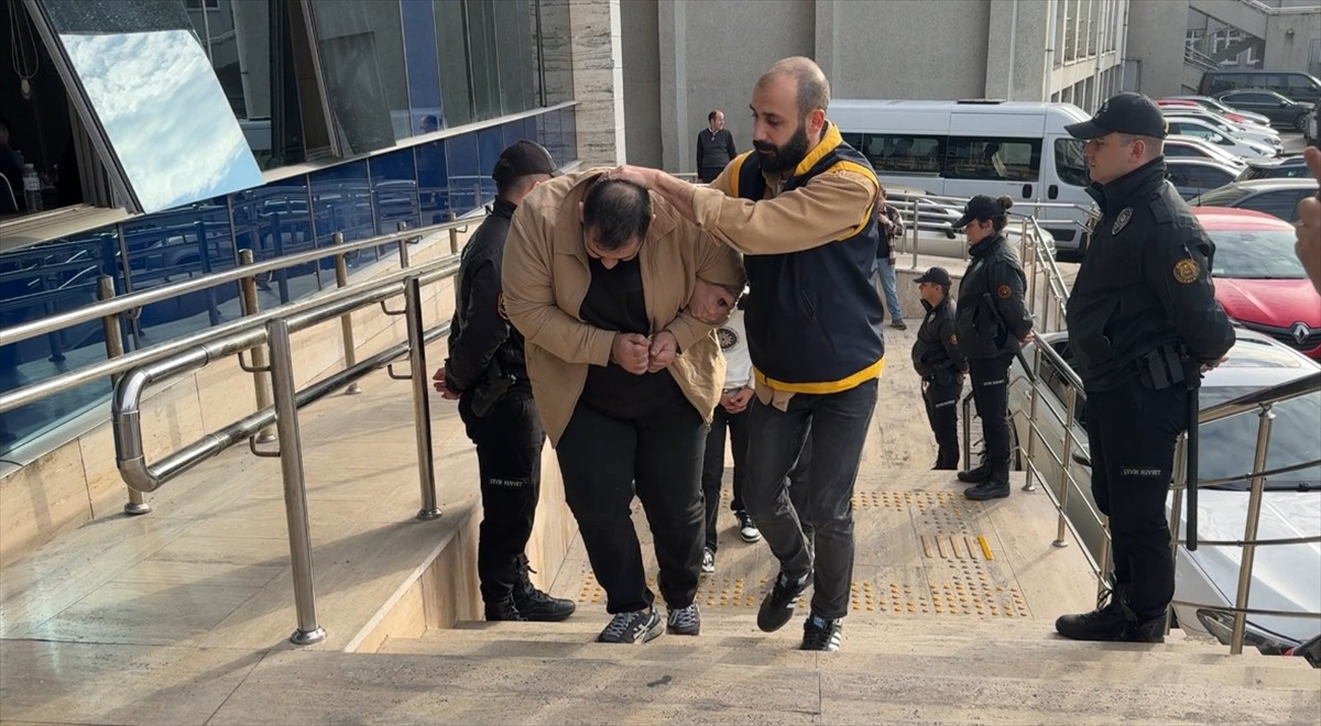 Zonguldak'ta düzenlenen "yasa dışı bahis" operasyonunda 3 zanlı gözaltına alındı.