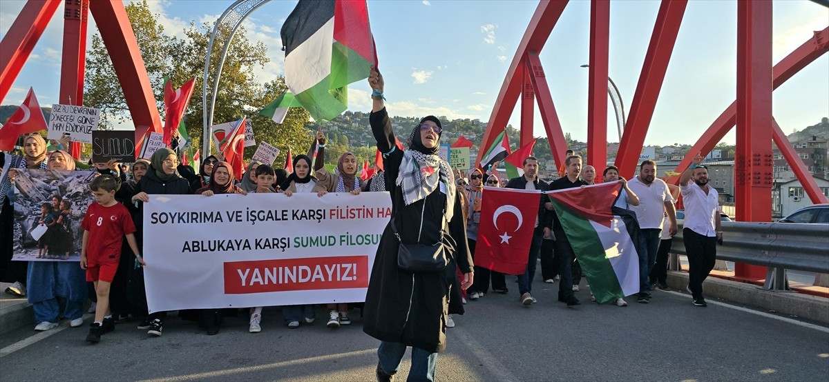 Zonguldak'ta Gazze'ye insani yardım ulaştırmak için yola çıkan ve İsrail'in saldırısına uğrayan...