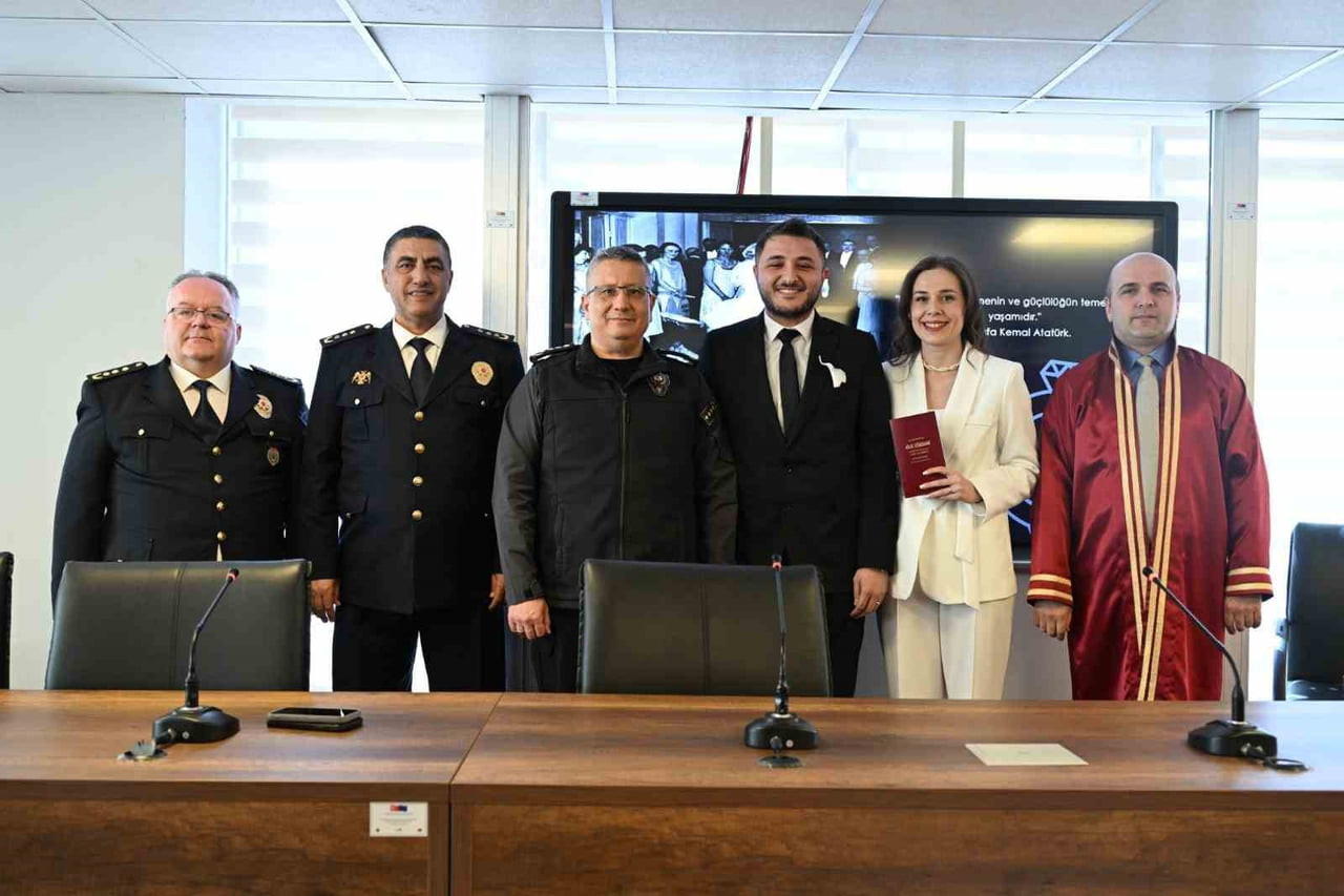 ZONGULDAK'TA GÖREV YAPAN POLİS MEMURLARI MÜBERRA VE FATİH ÇİFTİ, TÜRK POLİS TEŞKİLATININ KURULUŞ...