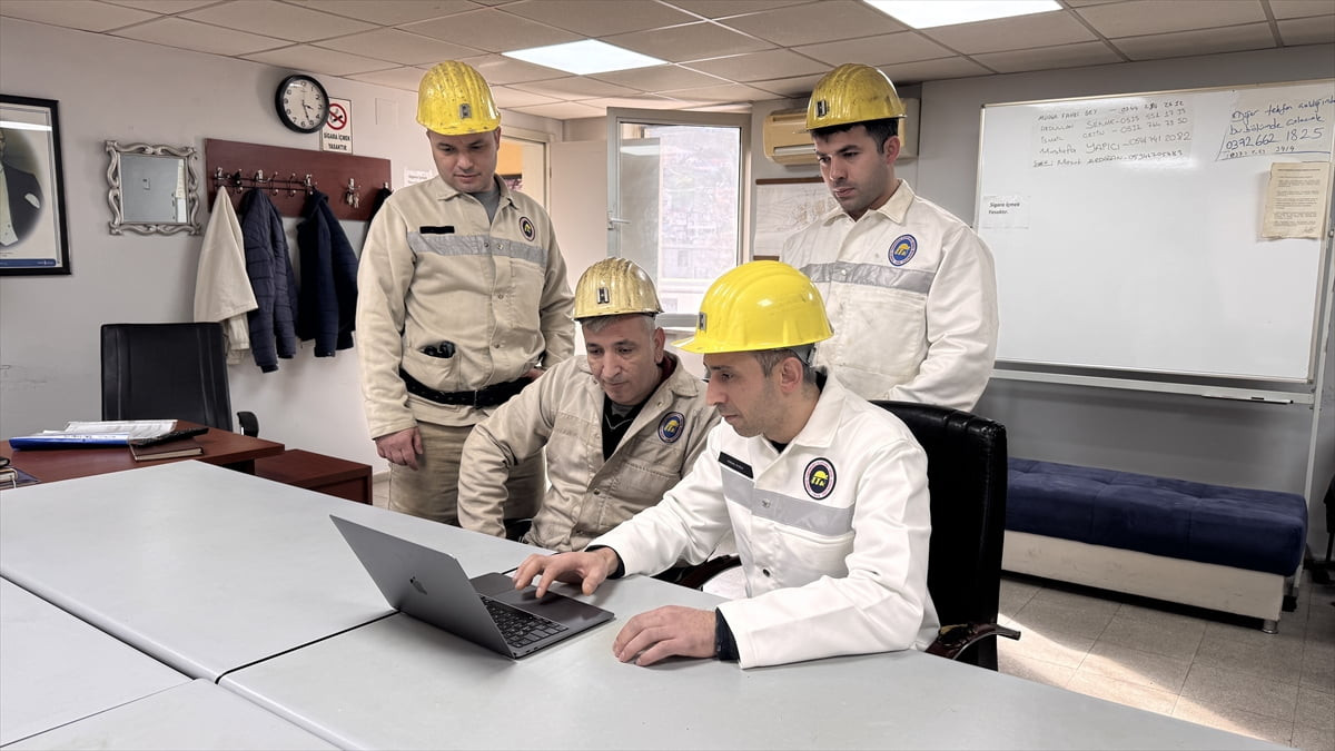 Zonguldak'ta maden işçileri, Anadolu Ajansının (AA) gözünden 2025'e damga vuran olaylara ait...