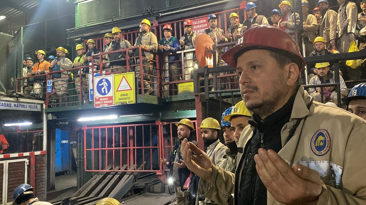 Zonguldak'ta maden işçileri, Kahramanmaraş merkezli 6 Şubat 2023'te yaşanan depremlerde yaşamını...