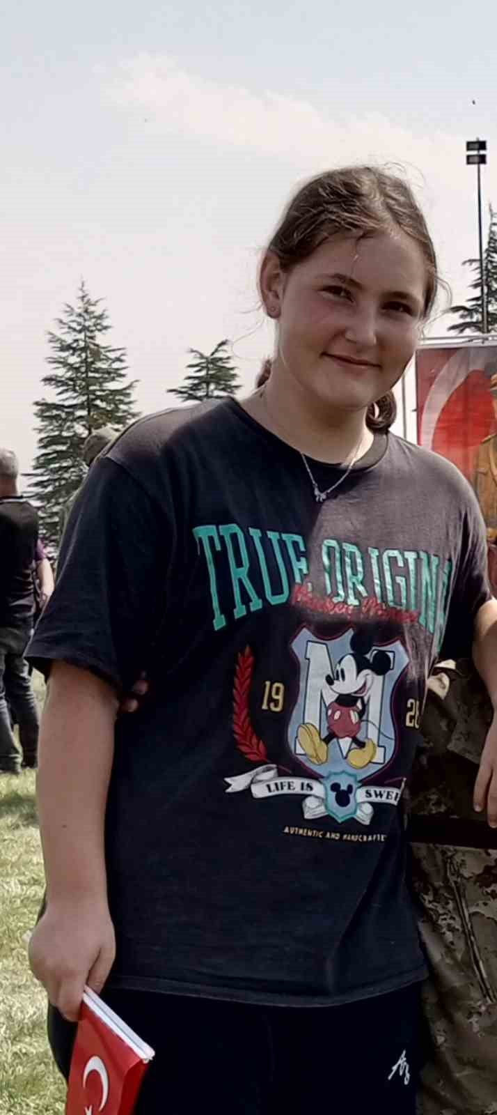 ZONGULDAK'TA MENENJİT ÖN TANISIYLA TEDAVİ GÖREN VE BİR HAFTADIR YOĞUN BAKIMDA TUTULAN 14 YAŞINDAKİ...