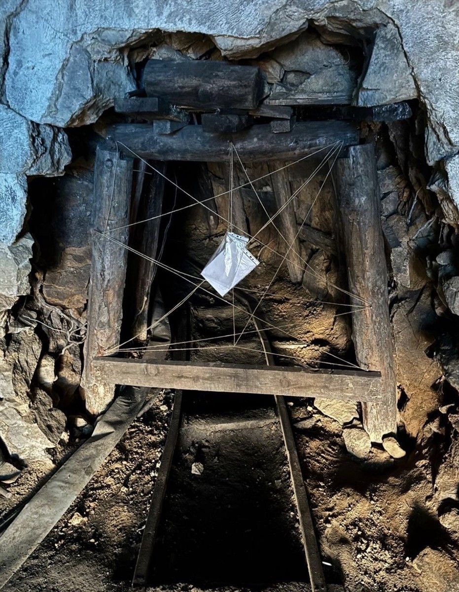 Zonguldak'ta ruhsatsız işletildiği belirlenen 7 maden ocağı kapatıldı.