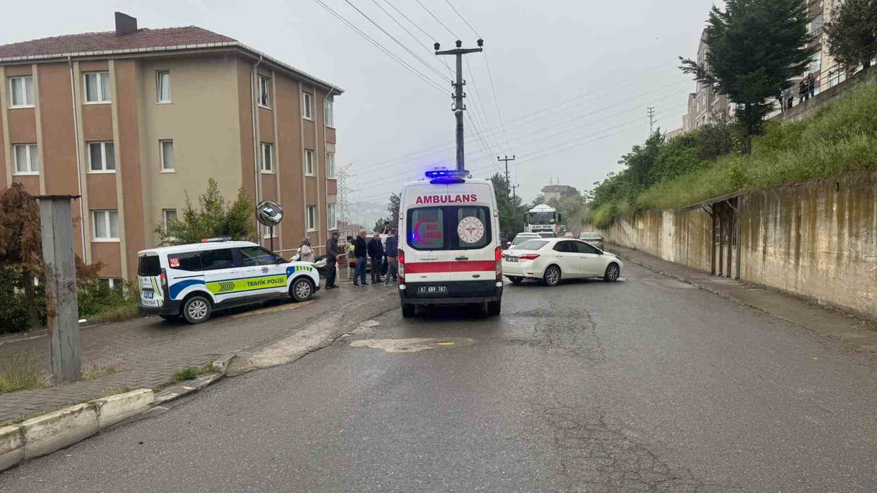 ZONGULDAK’IN ALAPLI İLÇESİNDE SEYİR HALİNDEKİ MOTOSİKLETİN OTOMOBİLE ÇARPMASI SONUCU MEYDANA GELEN...