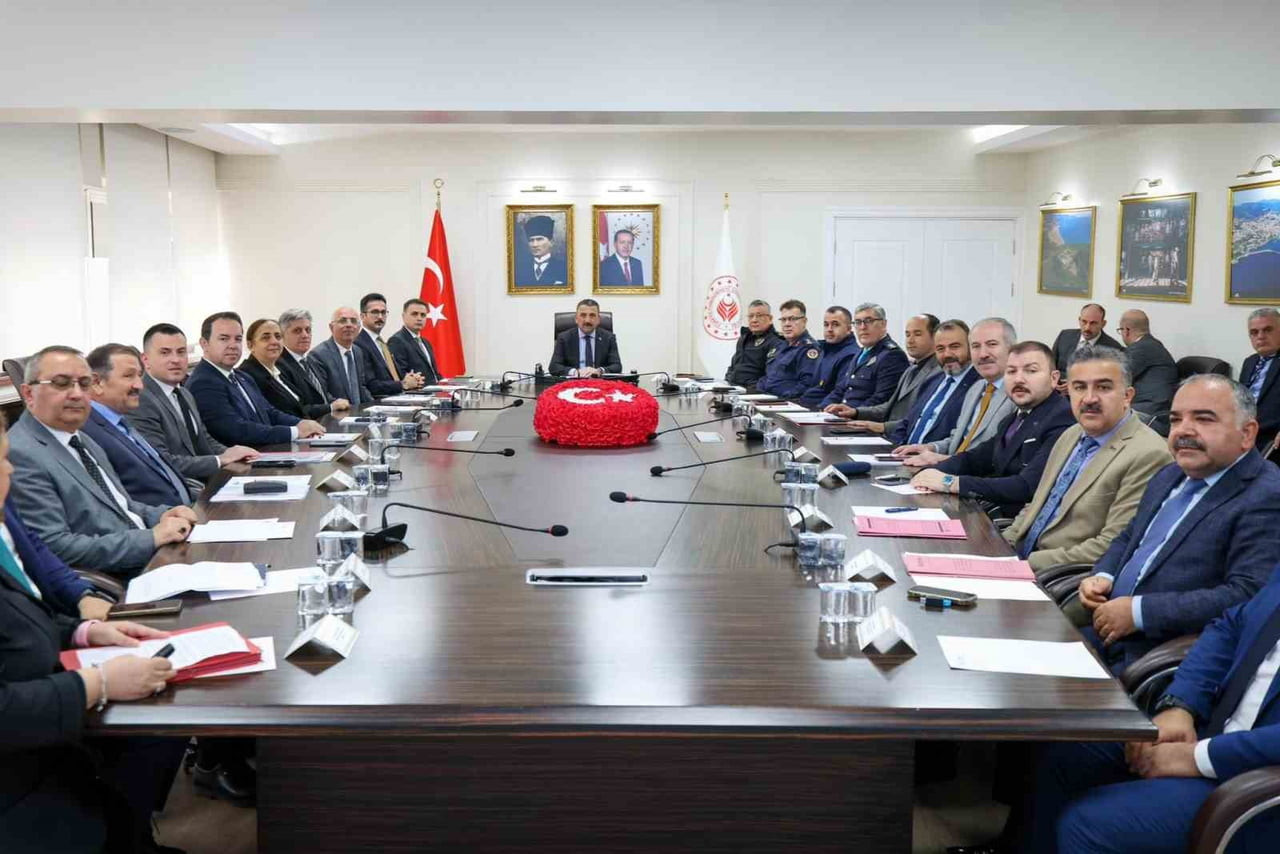 ZONGULDAK’TA "BAĞIMLILIKLA MÜCADELE İL KOORDİNASYON KURULU TOPLANTISI" VALİ OSMAN HACIBEKTAŞOĞLU...