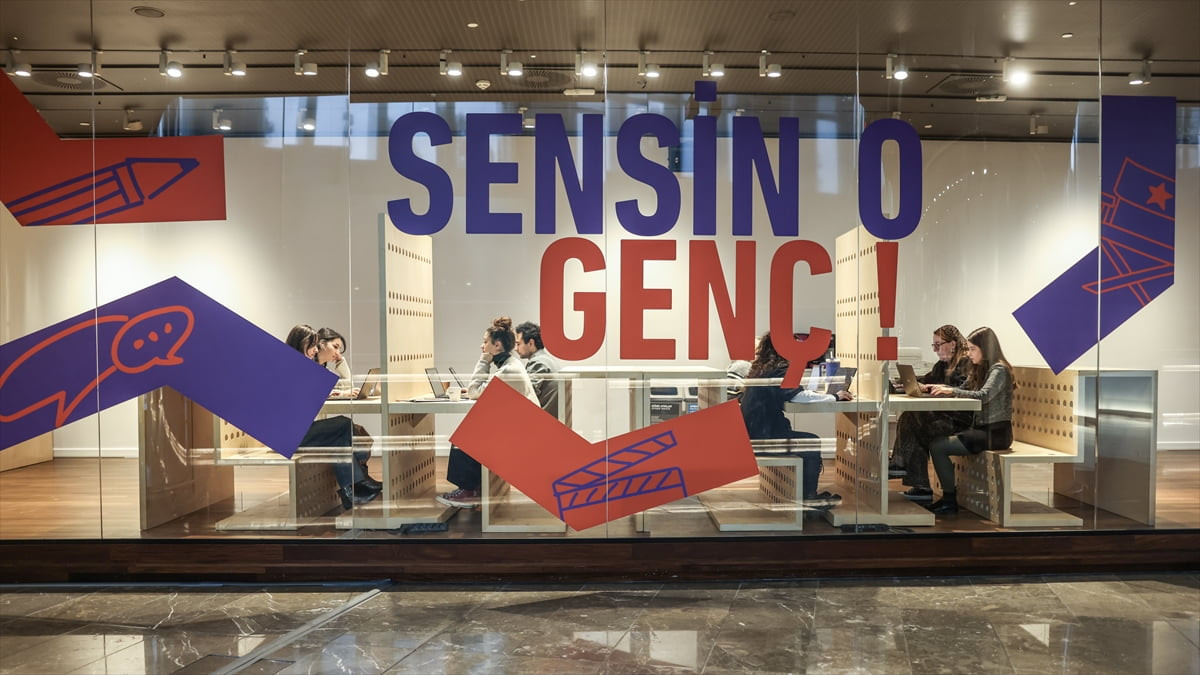 Zorlu Performans Sanatları Merkezi, 18-25 yaş arası üniversite öğrencileri için tasarlanan "PSM...