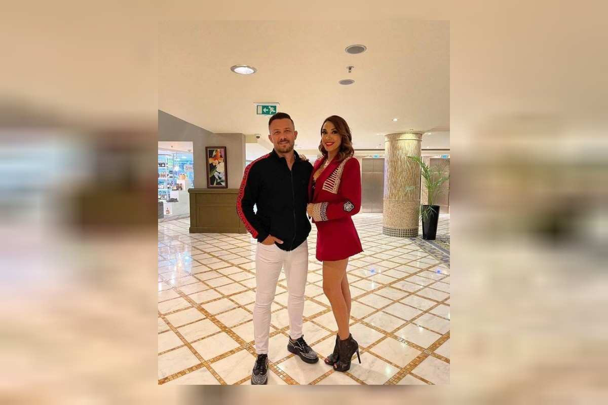 Zuhal Topal mini şortuyla herkesi hayran bıraktı
