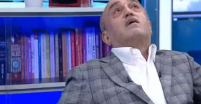 Abdurrahim Albayrak, Canlı Yayında Rahatsızlandı! Gözyaşlarıyla Yayını Terk Etti