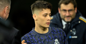 Arda Güler'den Ancelotti'ye isyan bayrağı: Isınmanın ardından oyuna giremeyince yeleği yere fırlattı