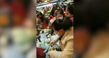 Wuhan'da Yağmalama Başladı