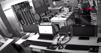 27 Saniyede 15 Cep Telefonu İle 2 Laptop Çaldılar