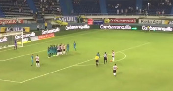 34 Yaşındaki Kaleci Frikikten Gol Attı