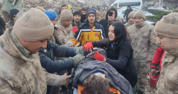 51 saat sonra gelen mucize: 5 yaşındaki kız enkazdan çıkarıldı