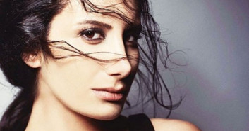 İrem Derici İlk Programında Mustafa Ceceli'yi Konuk Edince Olanlar Oldu