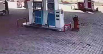 Yakıt Alırken Araç Alev Aldı! Facianın Eşiğinden Dönüldü!
