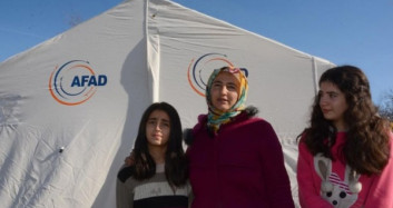 Depremzedelere Uzanan 'şefkat eli' Sevindiriyor