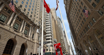 ABD'nin New York Şehrinde Türk Bayrağı Göklere Çekildi!