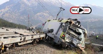 Adana'da Yük Trenleri Çarpıştı: Makinistler Yaralandı