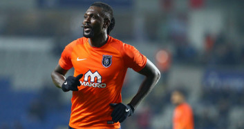 Adebayor'dan Estetik Bir Gol