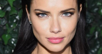 Adriana Lima Sosyal Medyada Öyle Bir Şey Paylaştı ki!