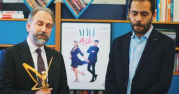 Afili Aşk En İyi Romantik Komedi Dizisi Seçildi