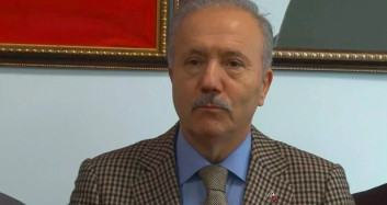 AK Parti Küçükçekmece Belediye Başkan Adayı Aziz Yeniay’dan silahlı saldırı hakkında açıklama: “Bir kişi yanıma gelip hayatınız tehlikede” dedi