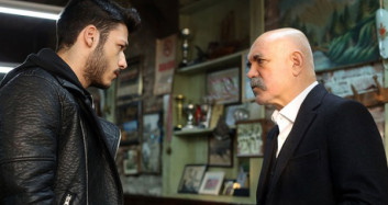 Çukur Dizisi Oyuncuları Ercan Kesal ve Kubilay Aka Lösemili Çocukları Ziyaret Etti