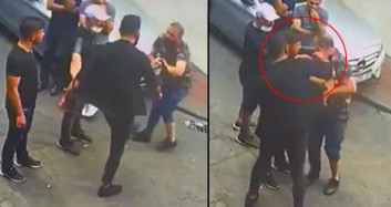 Alkollü Adam Küfür Ettiği Güvenlik Görevlisinden Özür Dilemek İsteyince Komalık Oldu!