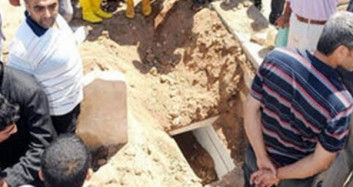 Defnedilen Kabirden Sesler Gelince Açtılar, Karşılaştıkları Şey Şoke Etti!