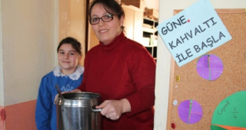 Köy Okulunda Çocukların İçini Isıtan Sınıf Öğretmeni