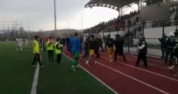 Amatör Maç’ta Kavga Çıktı! 8 Futbolcu Kırmızı Kart Gördü