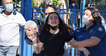 Annesinin Öldüğünü Öğrenen Kız Kriz Geçirdi