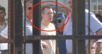 Rahip Brunson'un Evine Götürülme Anları