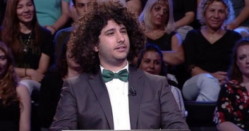 Kim Milyoner Olmak İster'de Coronavirüs Nedeniyle Seyirci Jokeri Yerine Uzman Jokeri Ayda Ayten Getirildi