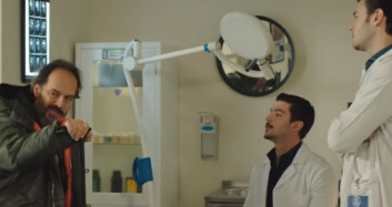 Hekimoğlu Vahap'tan Kaçıyor 